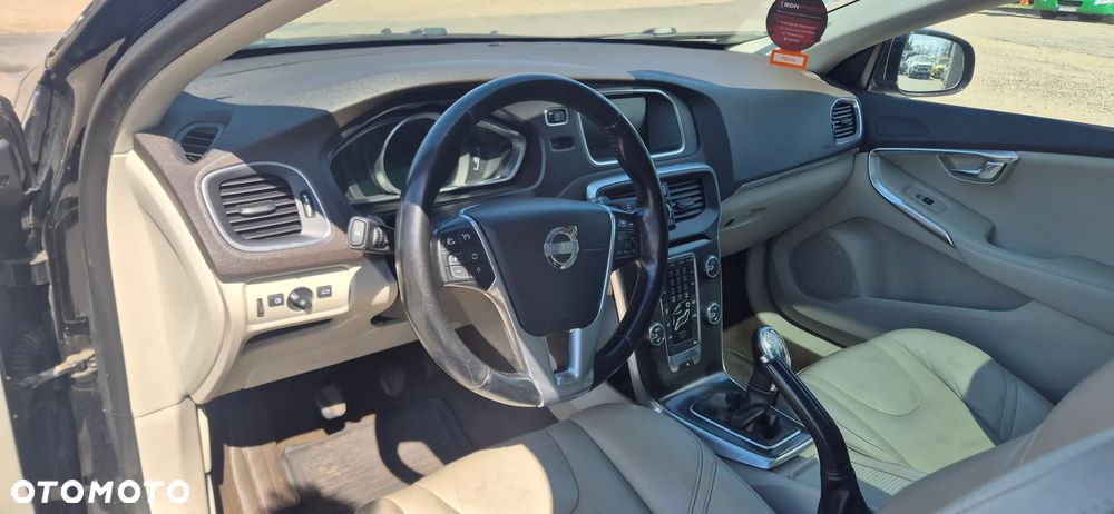 Volvo V40 D2 Base - 23