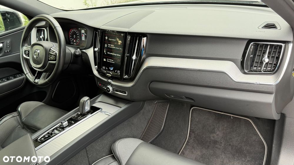 Volvo XC 60 B5 B AWD Geartronic RDesign - 27