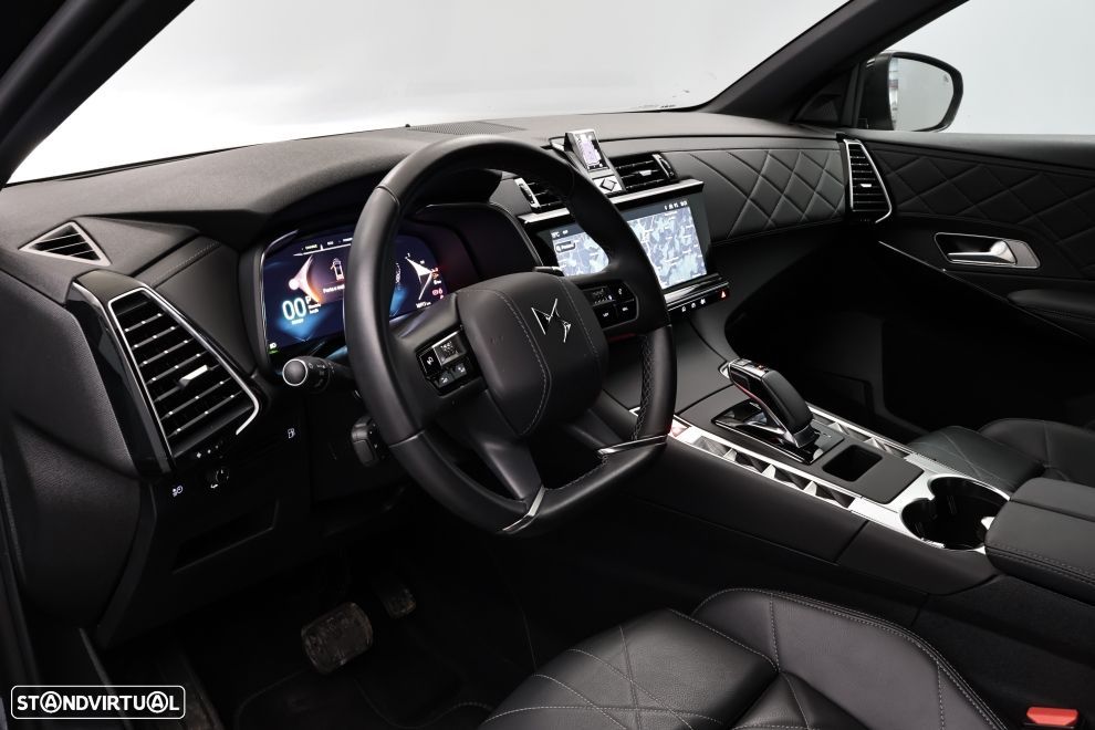 DS DS7 4x4 300 Rivoli - 24