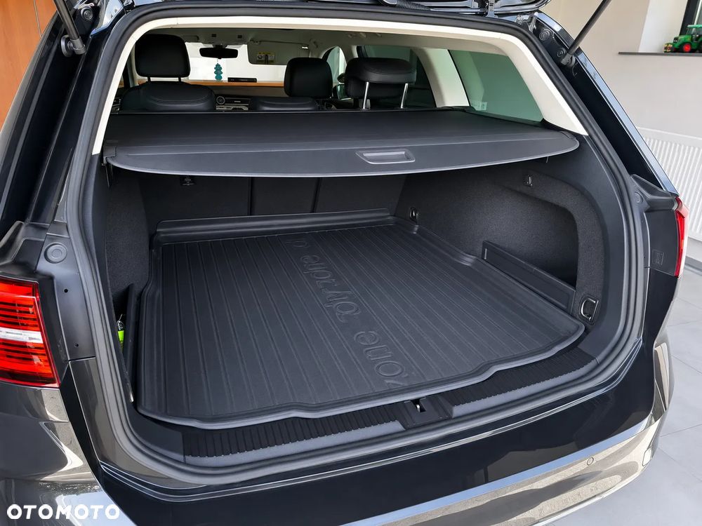Volkswagen Passat 1.6 TDI SCR DSG Comfortline - 10