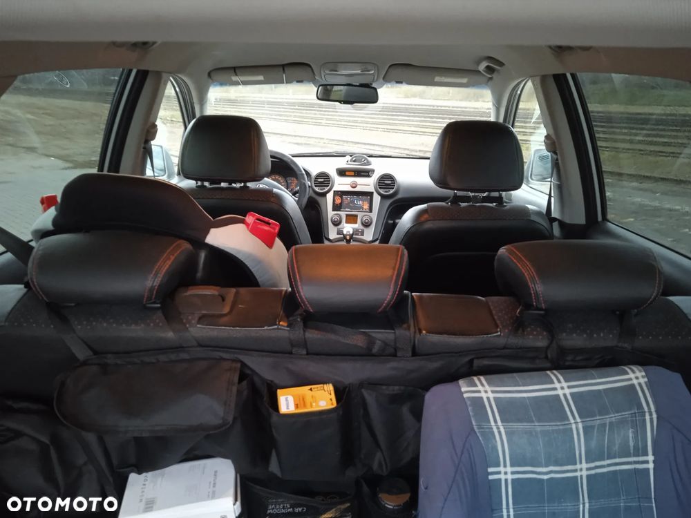 Kia Carens 2.0 CRDi Freedom 7os - 12