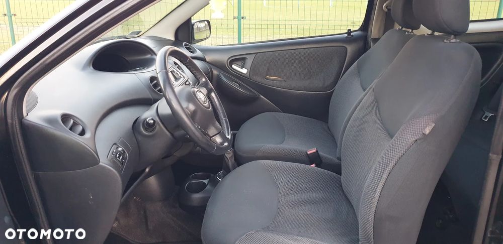 Toyota Yaris 1.4 D-4D - 8