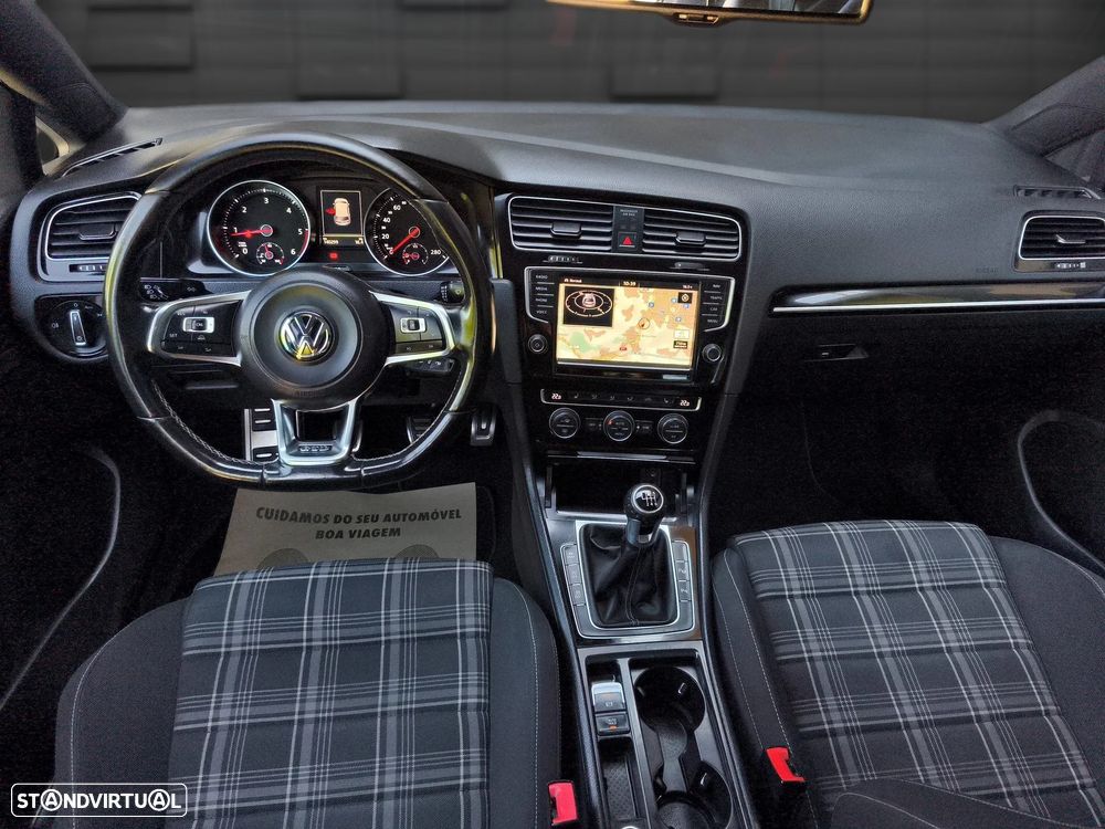 VW Golf 2.0 TDI GTD - 11