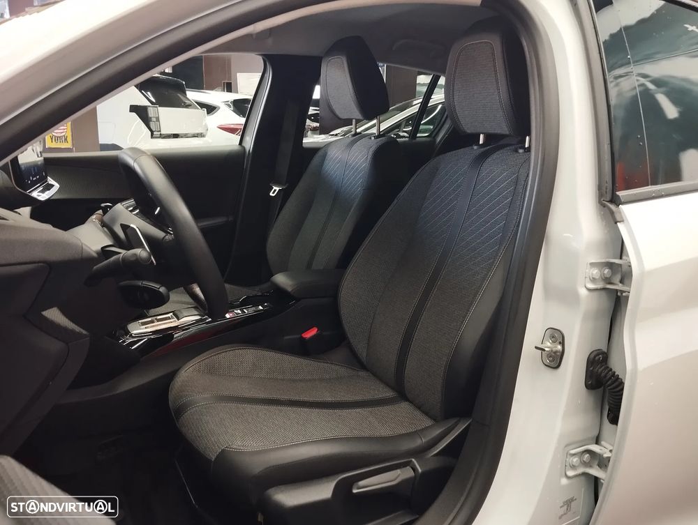 Peugeot 208 1.2 Hybrid Allure e-DCS6 - 17