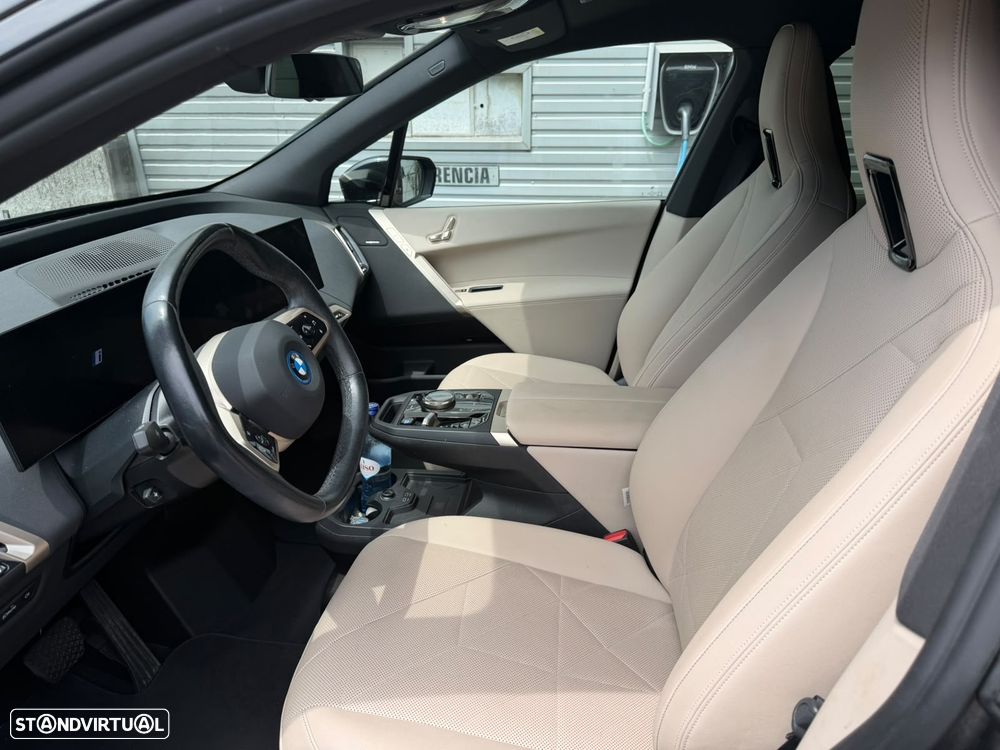 BMW iX - 5