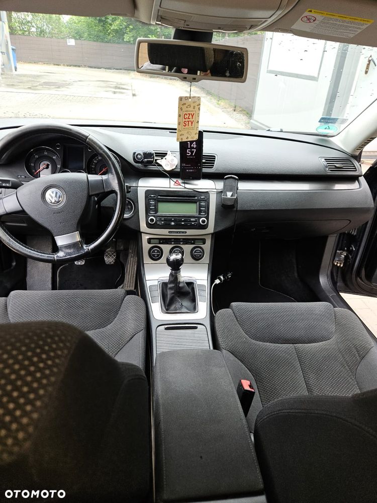 Volkswagen Passat 2.0 TDI 4Mot Highline - 25
