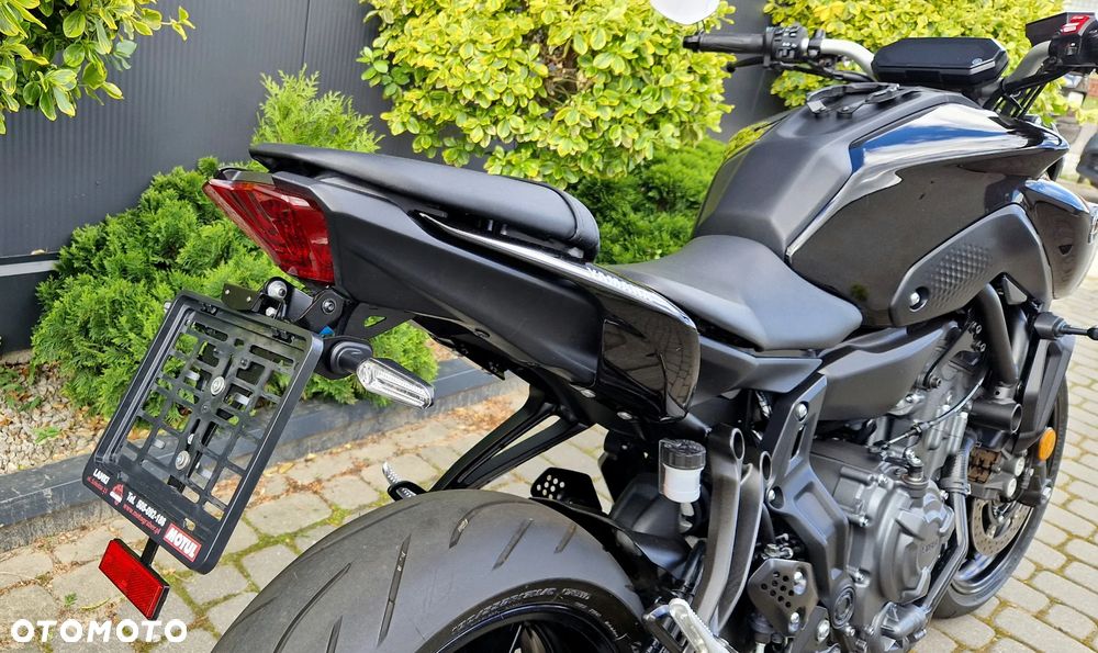 Yamaha MT - 24