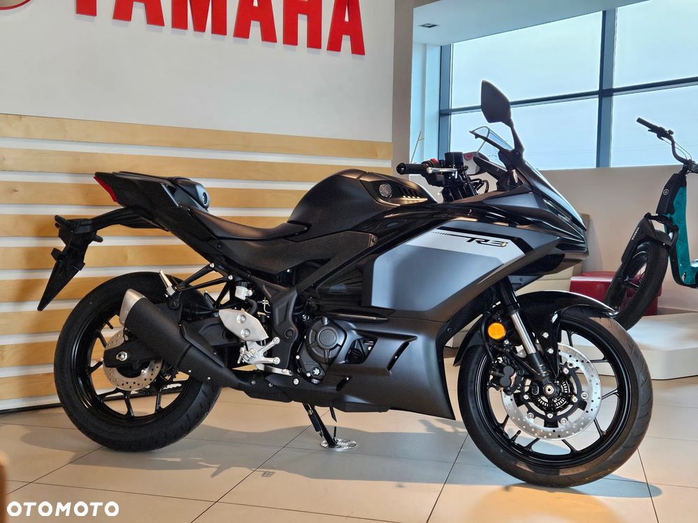 Yamaha R3 - 3