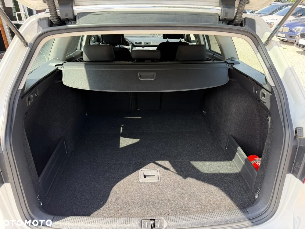 Volkswagen Passat 1.6 TDI Comfortline - 13