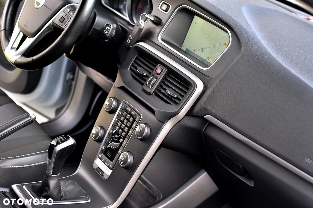 Volvo V40 D3 Inscription - 26