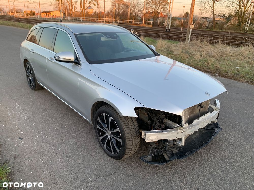 Mercedes-Benz Klasa E 220 d 4-Matic Avantgarde - 5