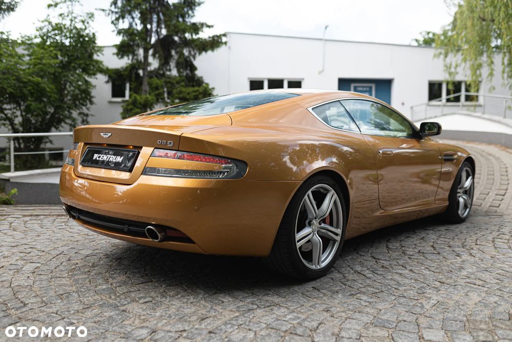 Aston Martin DB9 Touchtronic - 11