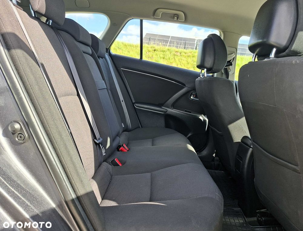 Toyota Avensis - 7