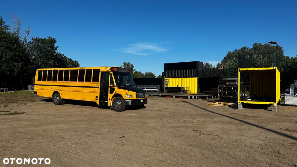Freightliner Thomas school bus - 6