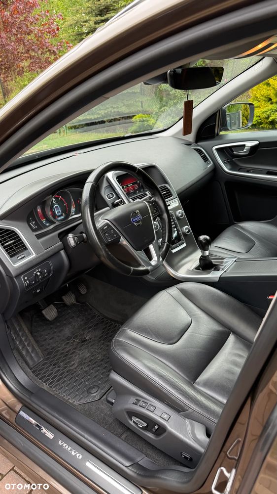 Volvo XC 60 D4 AWD Summum - 11