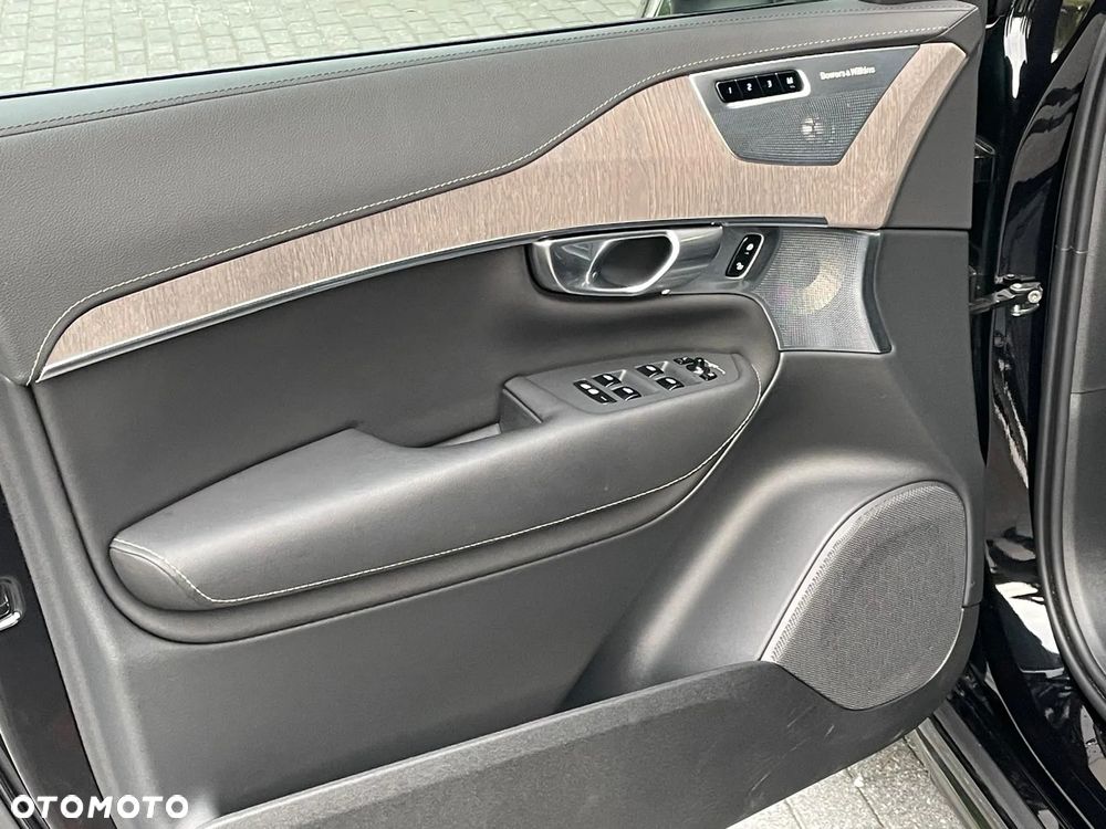 Volvo XC 90 T8 AWD Plug-In Hybrid Ultimate Dark 7os - 13