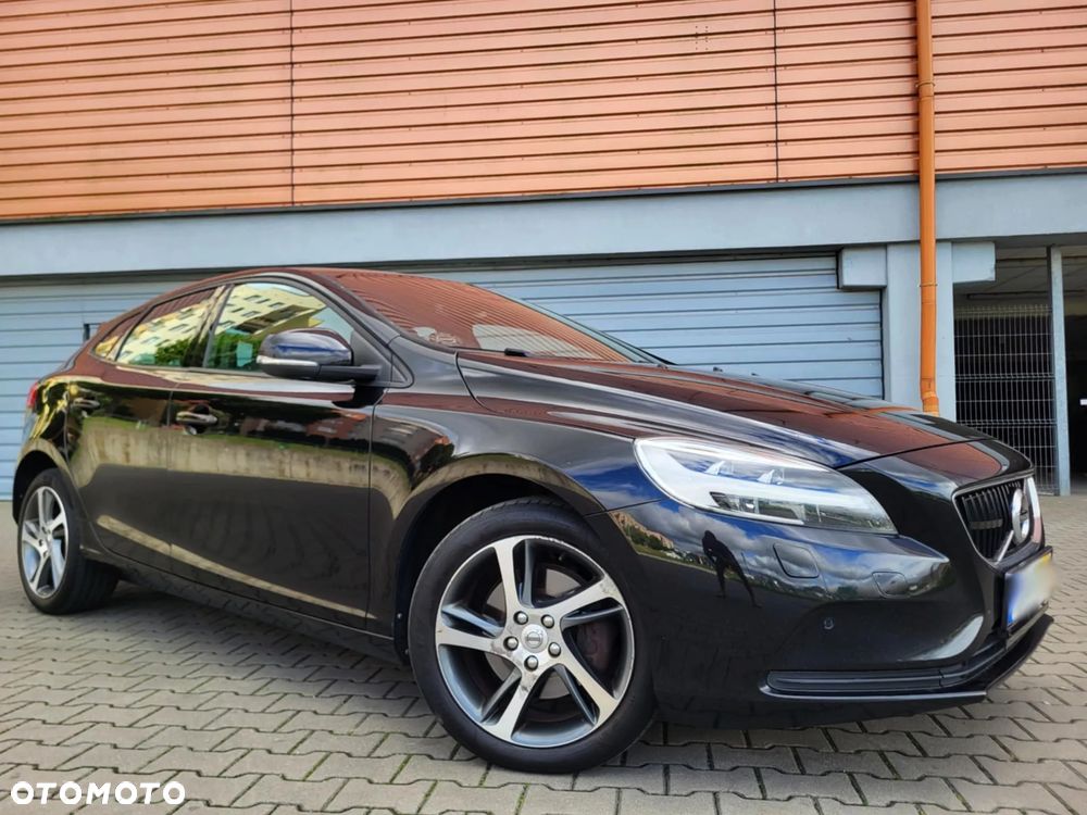 Volvo V40 D3 Drive-E Momentum - 1