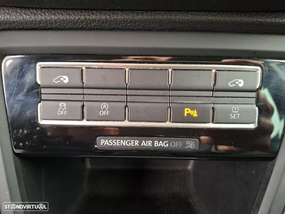 VW Sharan 2.0 TDI Confortline - 25