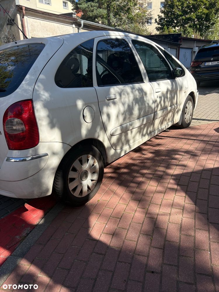 Citroën Xsara Picasso 2.0 16V Exclusive - 2
