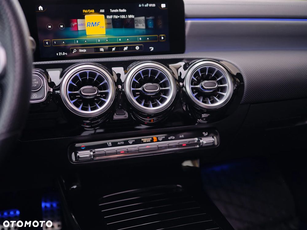 Mercedes-Benz Klasa A 250 Edition 1 7G-DCT - 23
