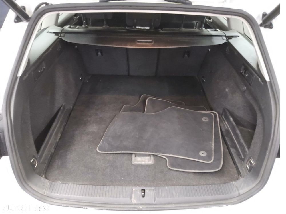 Volkswagen Passat 2.0 TDI SCR DSG Business - 13