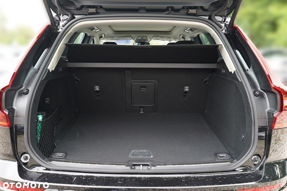Volvo XC 60 B5 B AWD Ultra Dark - 7