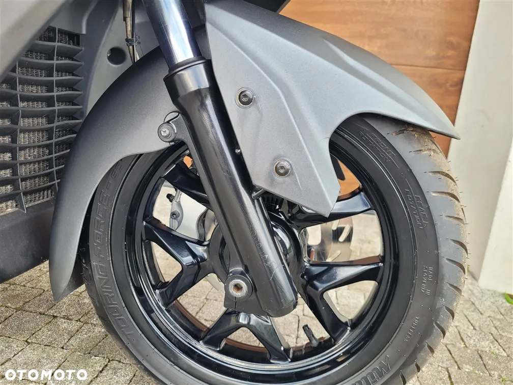 SYM GTS - 4