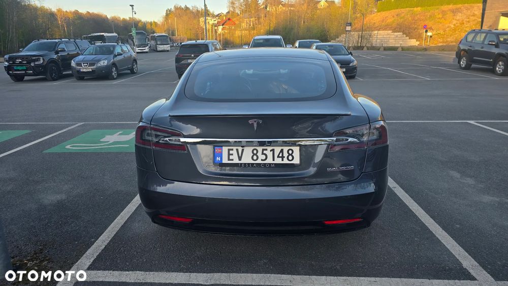 Tesla Model S Performance - 5