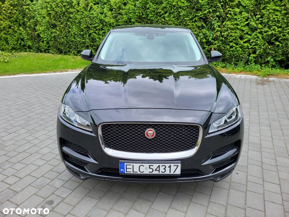 Jaguar F-Pace 2.0 i4D AWD Pure - 4