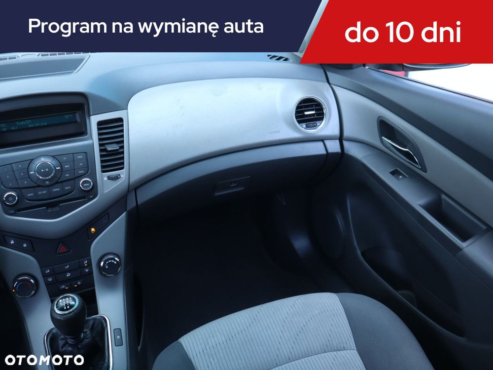 Chevrolet Cruze - 10