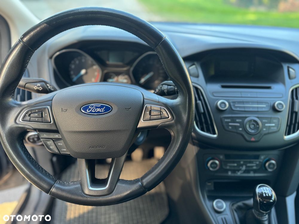 Ford Focus 1.6 Trend - 28