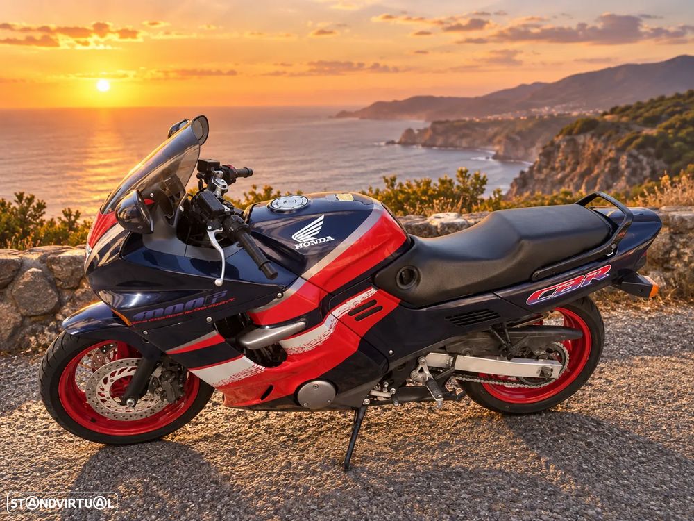 Honda CBR 1000F - 4