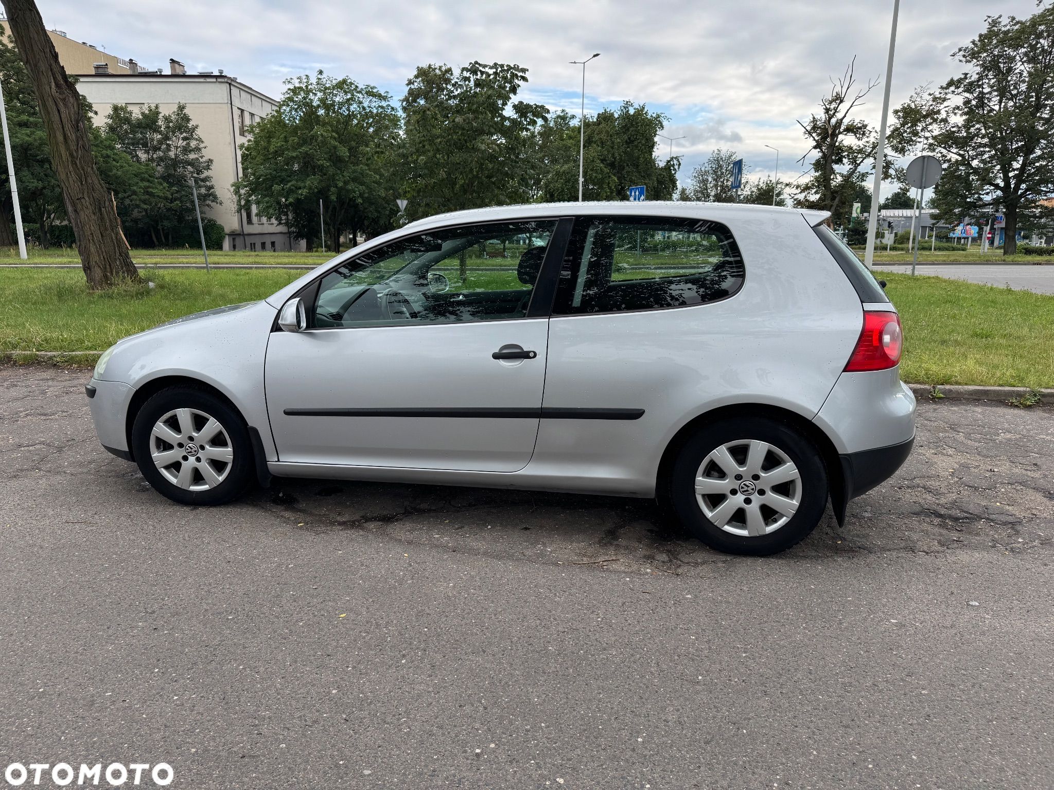 Volkswagen Golf - 1