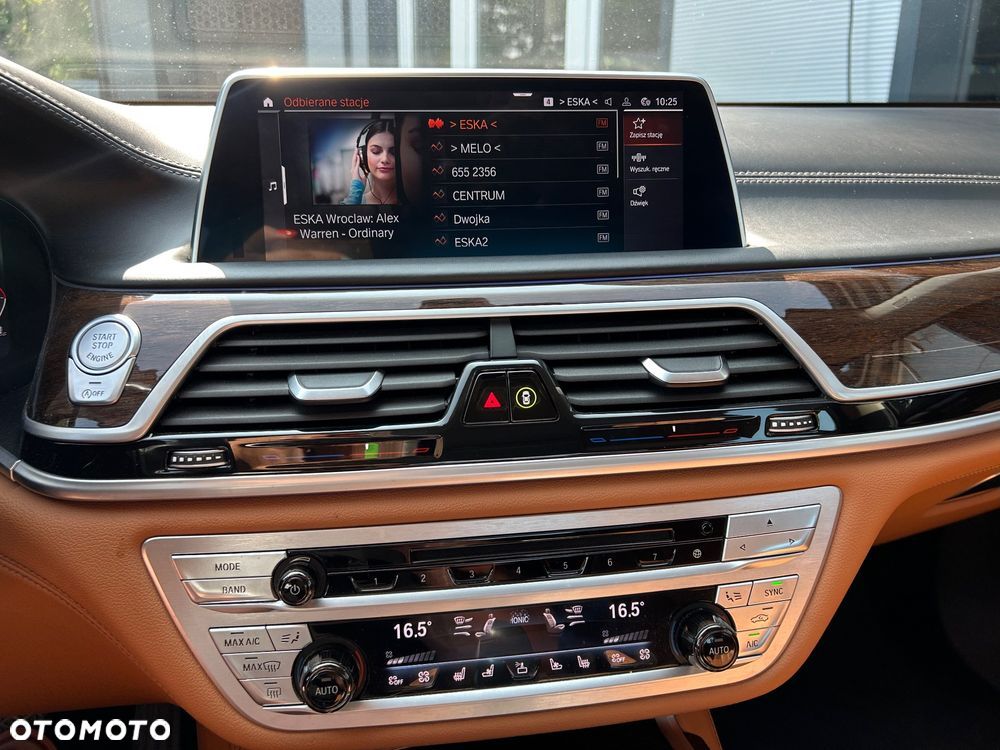 BMW Seria 7 750Li xDrive - 12
