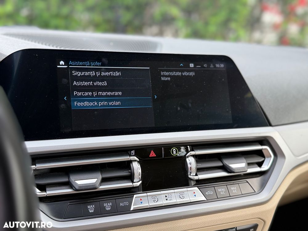 BMW Seria 3 330e Aut. - 32