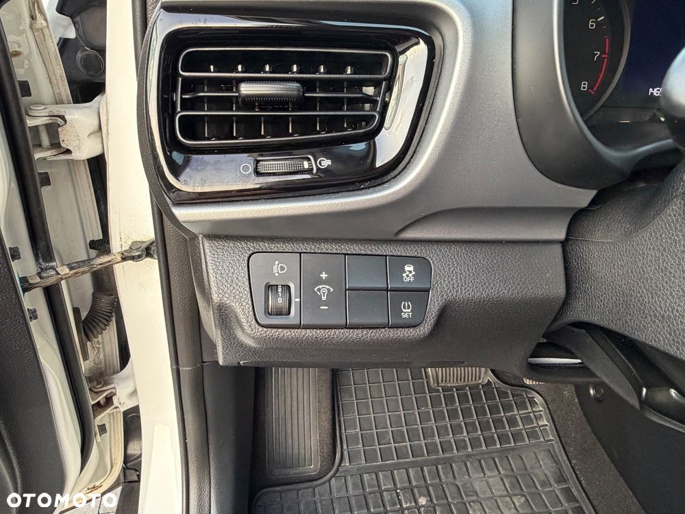 Kia Stonic 1.4 L - 25