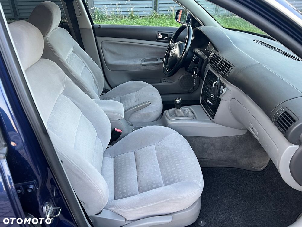 Volkswagen Passat - 22