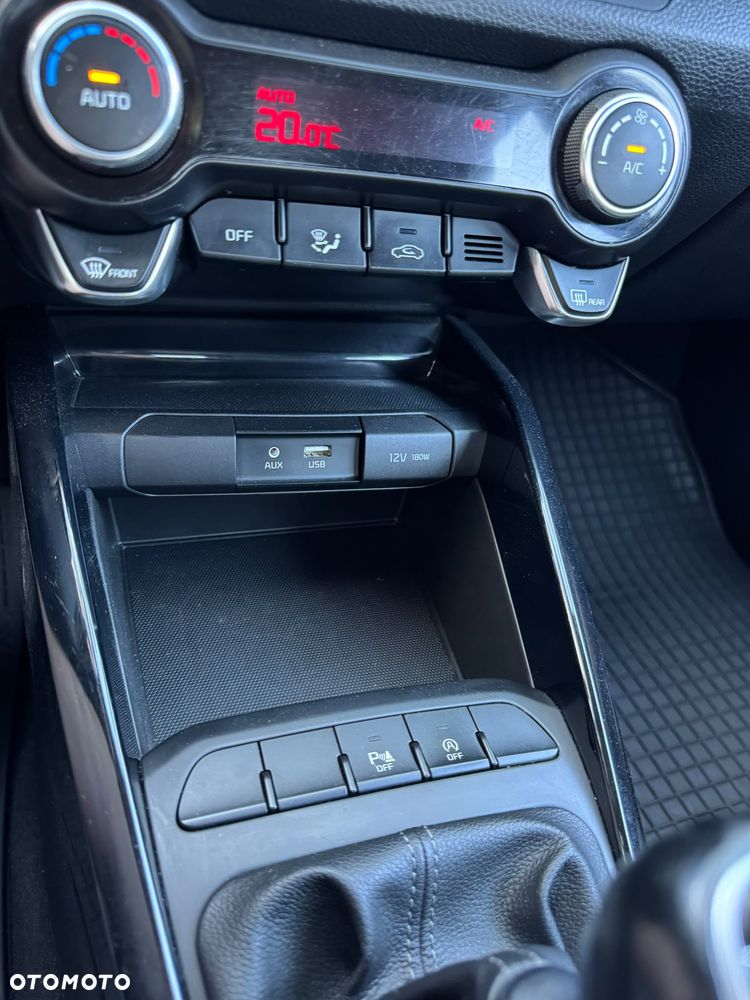 Kia Stonic 1.4 L - 8