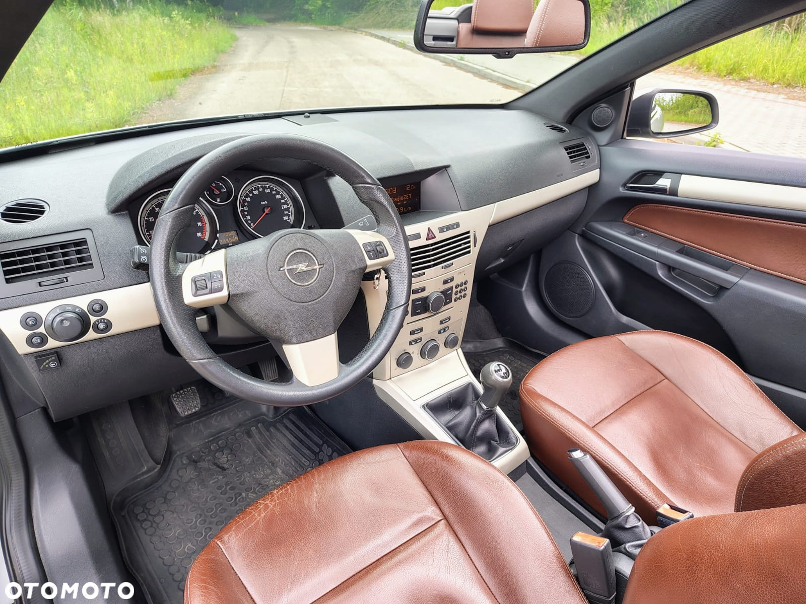 Opel Astra III GTC 1.8 Cosmo - 10
