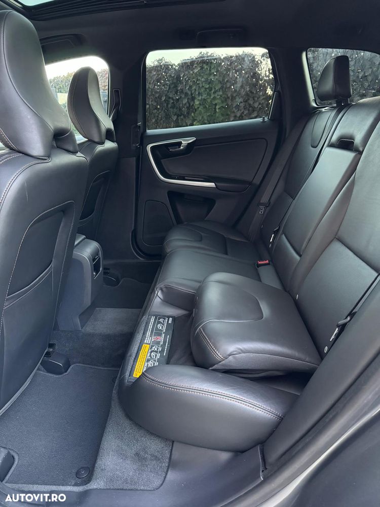 Volvo XC 60 D5 AWD Geartronic Summum - 18