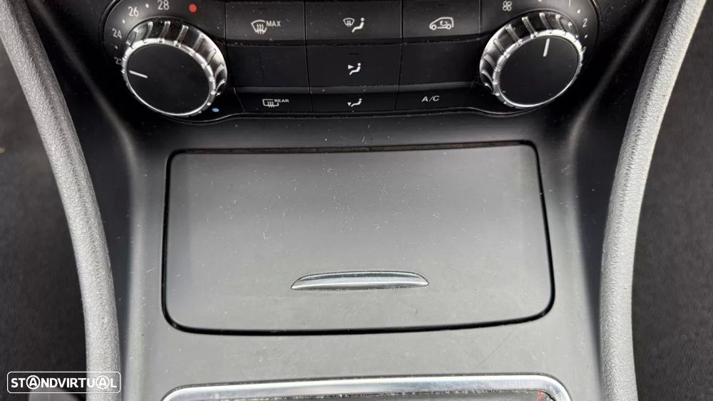 Mercedes-Benz GLA 180 CDI AMG Line - 30