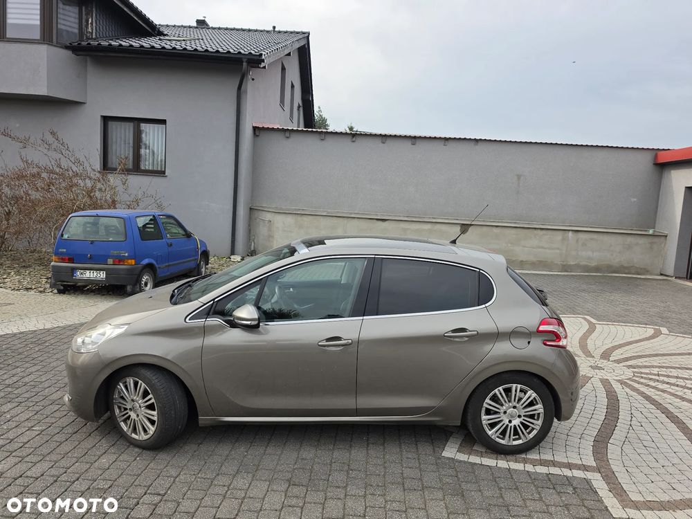 Peugeot 208 120 VTI Allure - 17