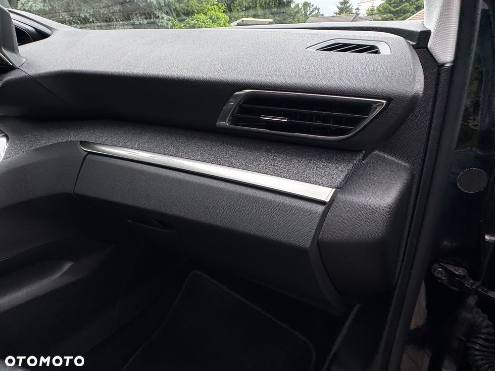 Peugeot 3008 1.5 BlueHDi GT S&S - 28