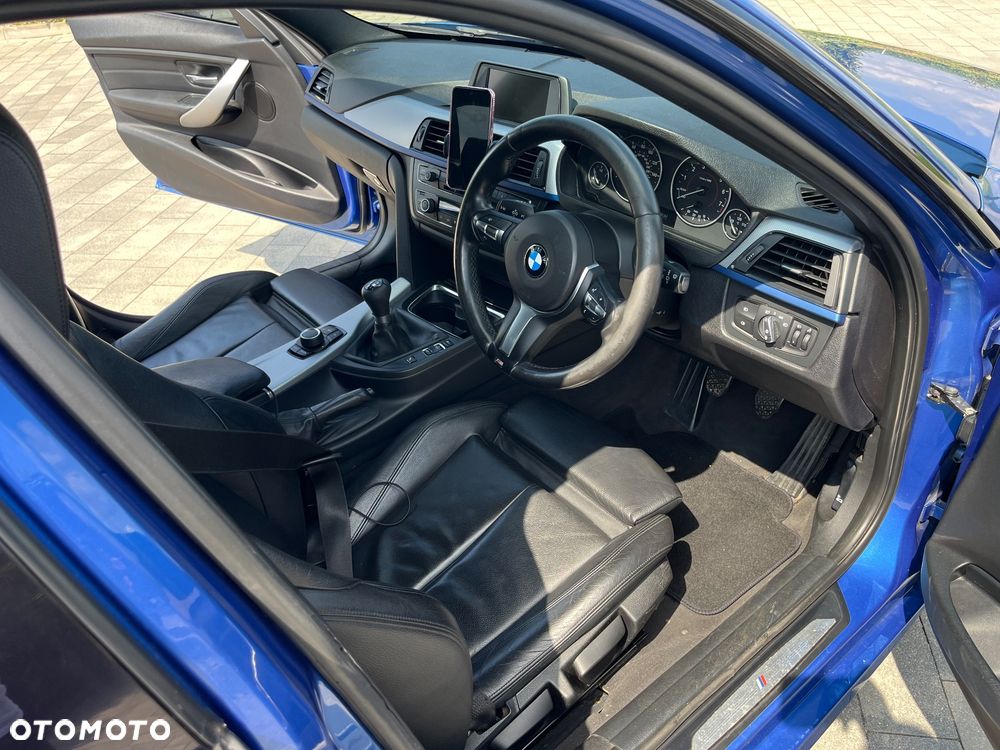 BMW Seria 3 328i M Sport - 12