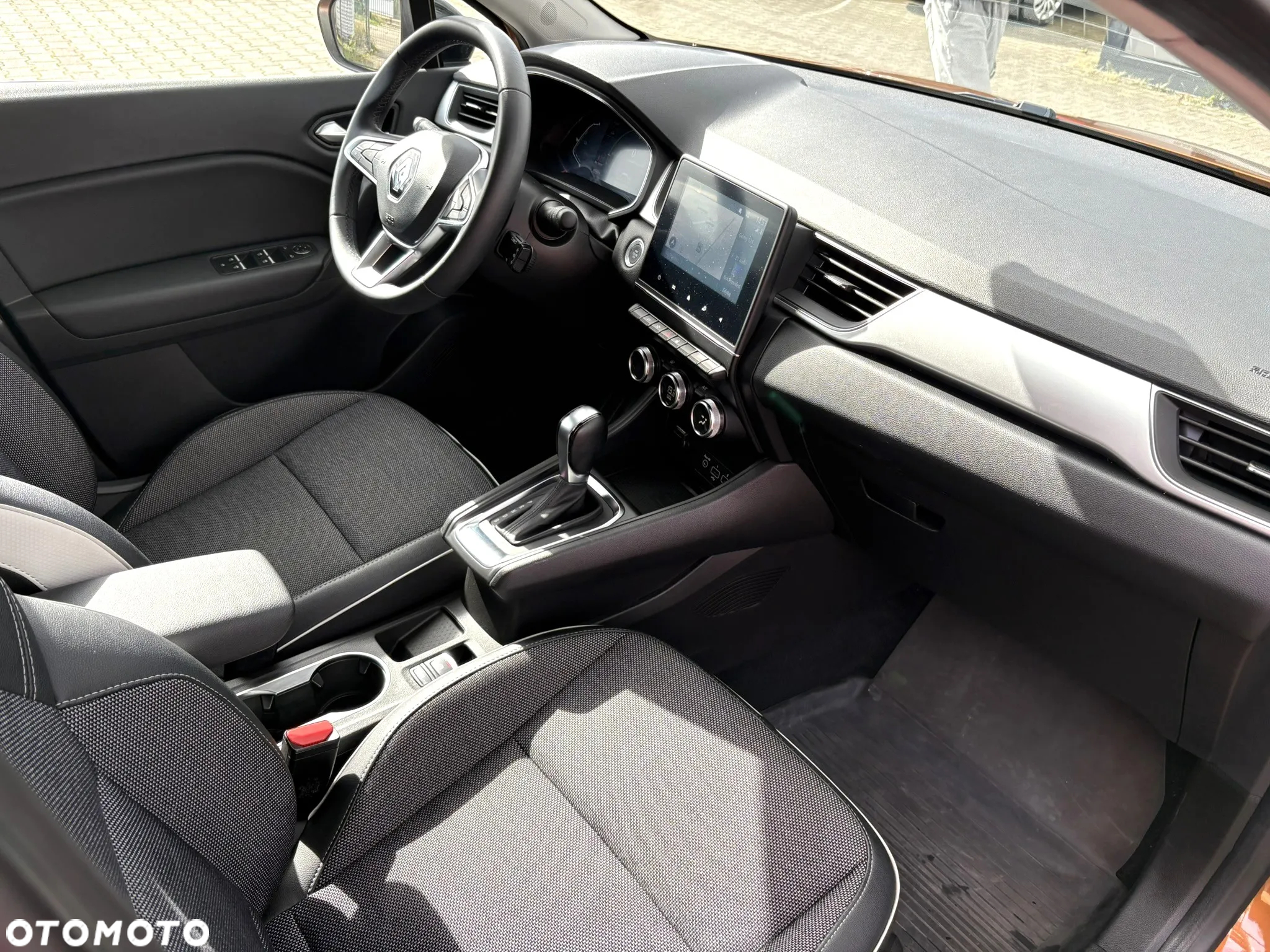 Renault Captur 1.6 E-TECH Full Hybrid 145 Intens - 27