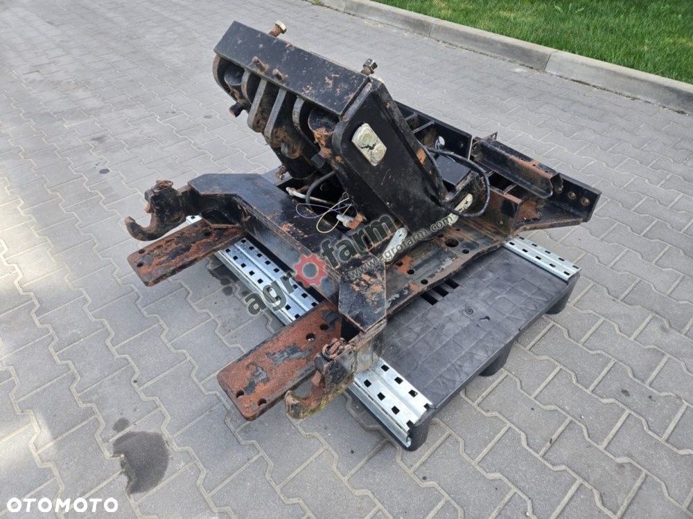 TUZ, przedni podnośnik, Massey Ferguson 8280 - 1