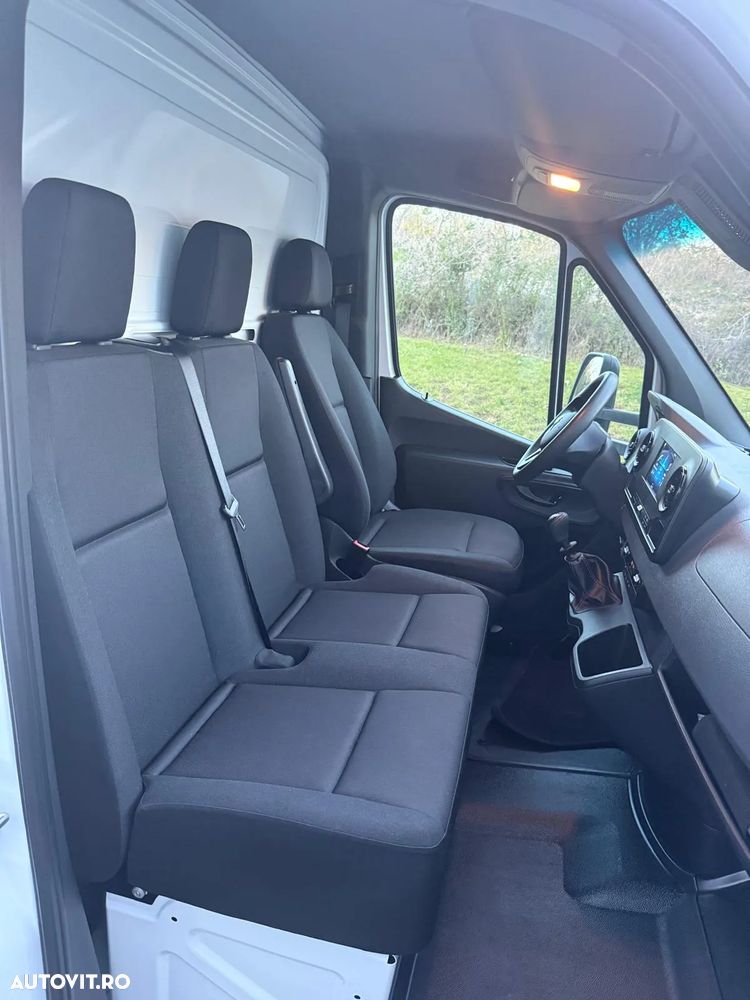 Mercedes-Benz Sprinter - 12