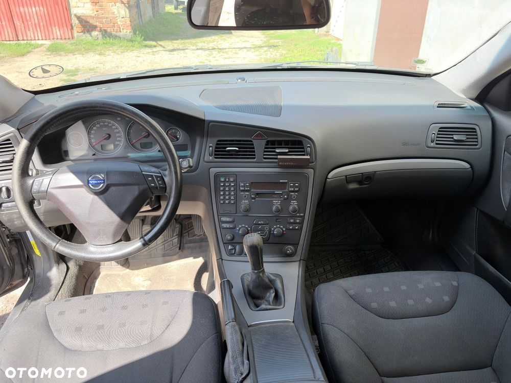 Volvo S60 2.4D Momentum - 6