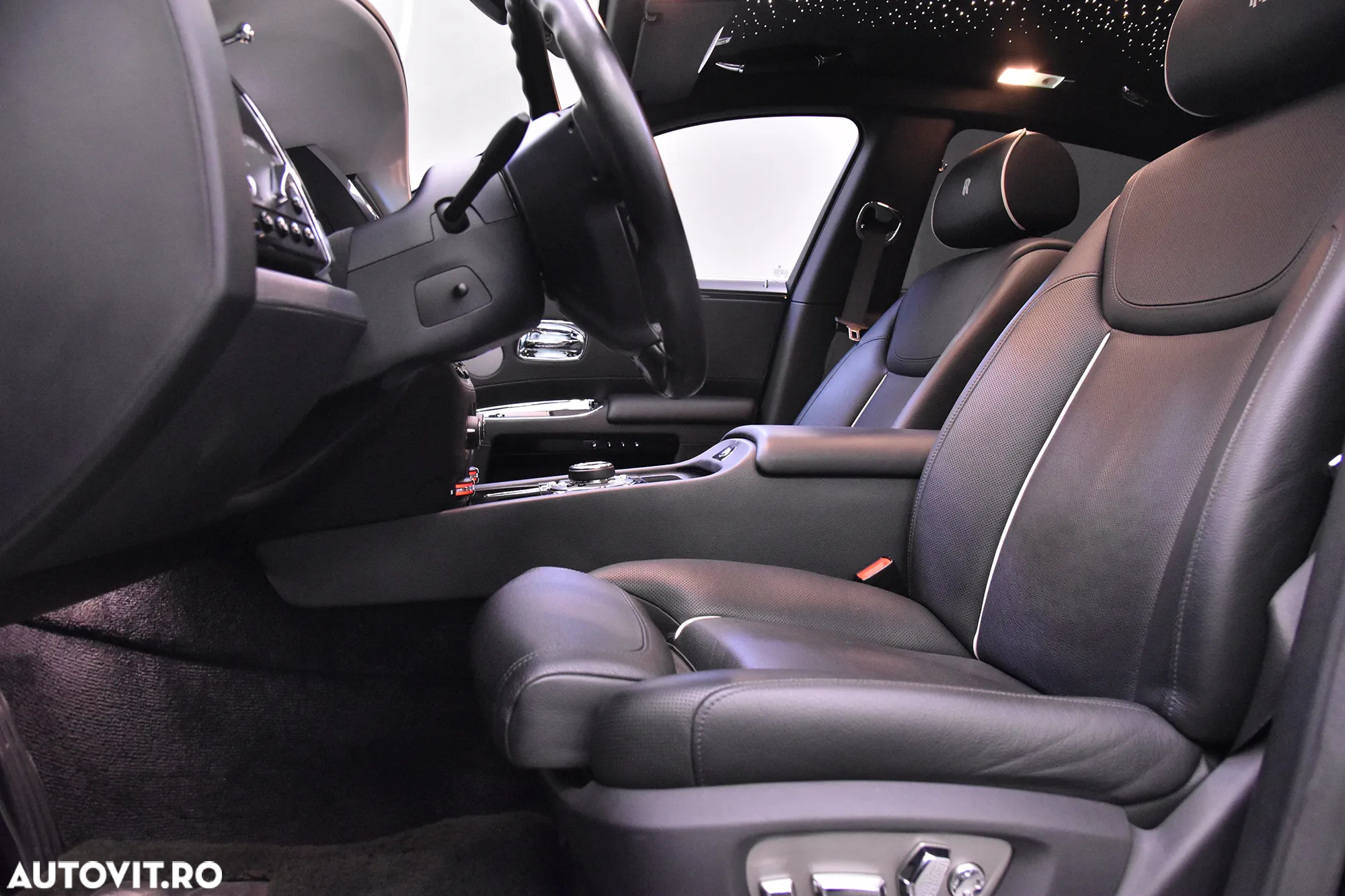 Rolls-Royce Ghost - 30