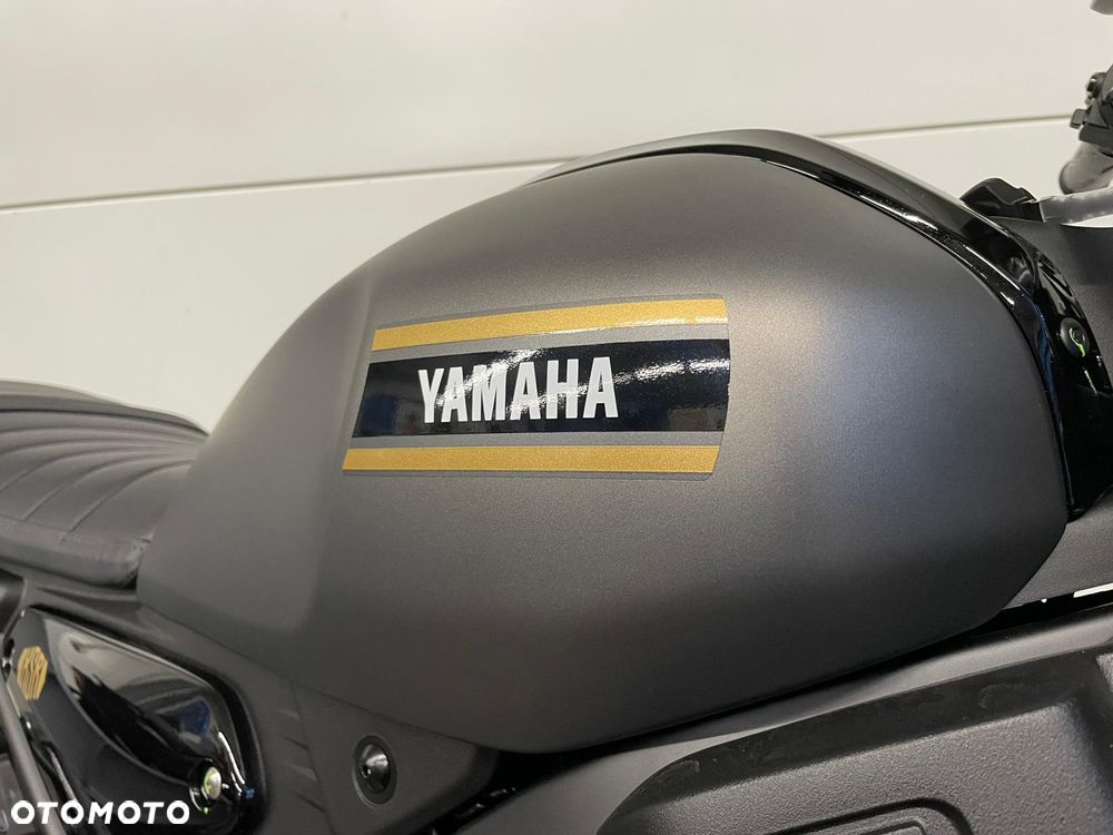 Yamaha XSR - 8